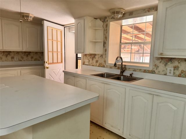 508 Lilac Drive, Granbury, TX 76049