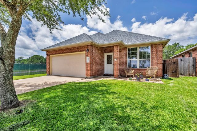 6658 Hawkins Hill Lane, Dickinson, TX 77539