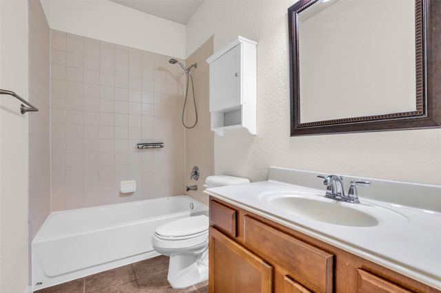 6658 Hawkins Hill Lane, Dickinson, TX 77539