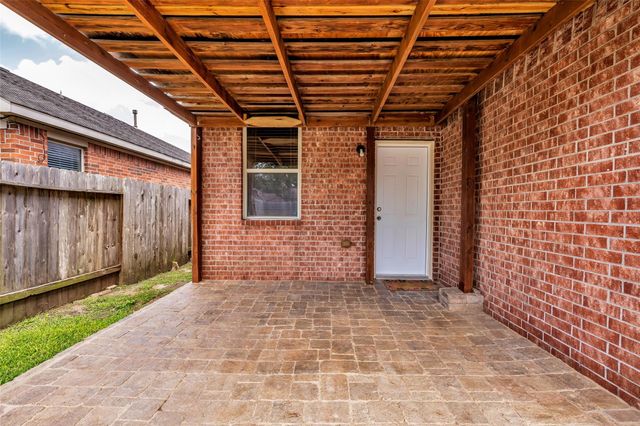 6658 Hawkins Hill Lane, Dickinson, TX 77539