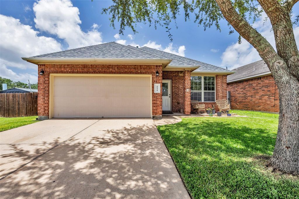 6658 Hawkins Hill Lane, Dickinson, TX 77539