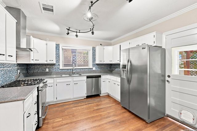 167 E EDGEWOOD PL, San Antonio, TX 78209