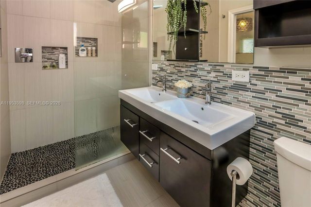 1242 Buchanan St, Hollywood, FL 33019