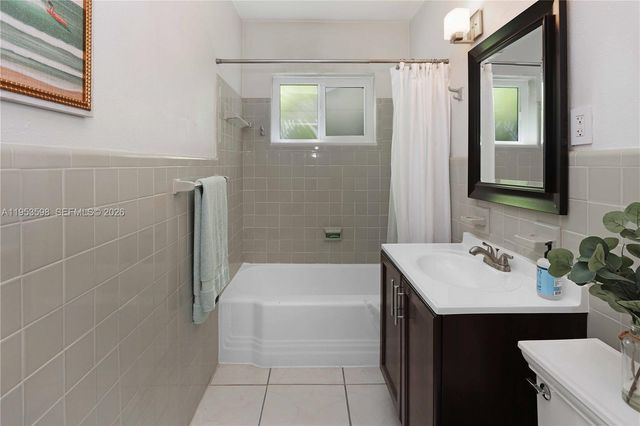 1242 Buchanan St, Hollywood, FL 33019