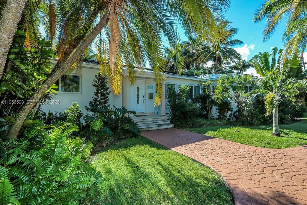 1242 Buchanan St, Hollywood, FL 33019