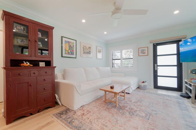 301 S Swinton Avenue, Delray Beach, FL 33444