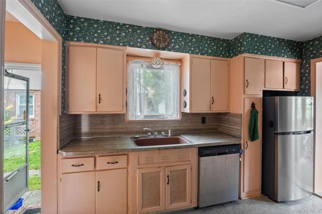 637 Stratford Road, North Baldwin, NY 11510
