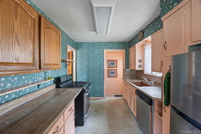 637 Stratford Road, North Baldwin, NY 11510
