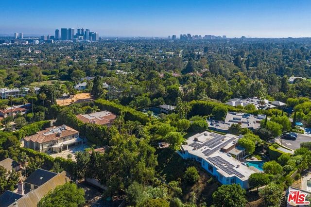 520 Stonewood Drive, Beverly Hills, CA 90210