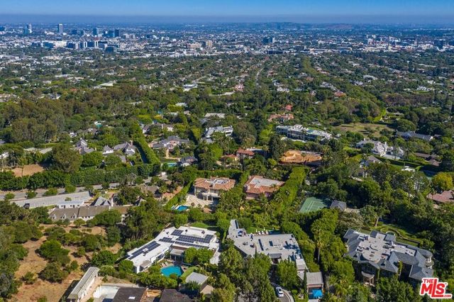 520 Stonewood Drive, Beverly Hills, CA 90210