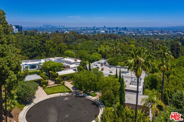 520 Stonewood Drive, Beverly Hills, CA 90210