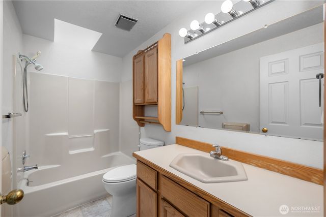 1617 Diamond Loop, Lacey, WA 98503