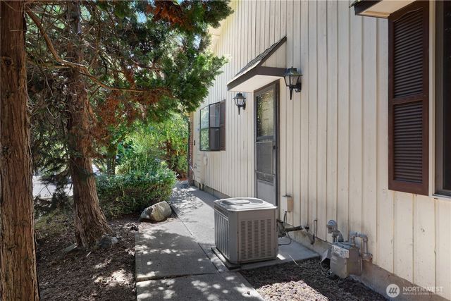 1617 Diamond Loop, Lacey, WA 98503