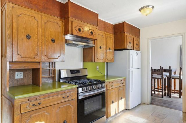 215 Ash Avenue, Chula Vista, CA 91910