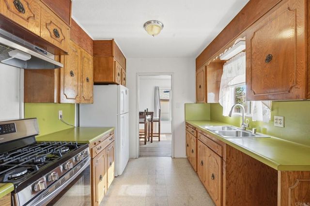 215 Ash Avenue, Chula Vista, CA 91910