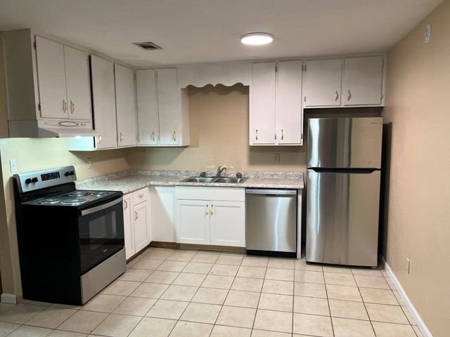2414 Ramblewood Ct Apt B, Tallahassee, FL 32303