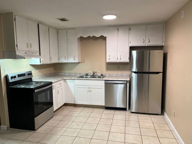 2414 Ramblewood Ct Apt B, Tallahassee, FL 32303