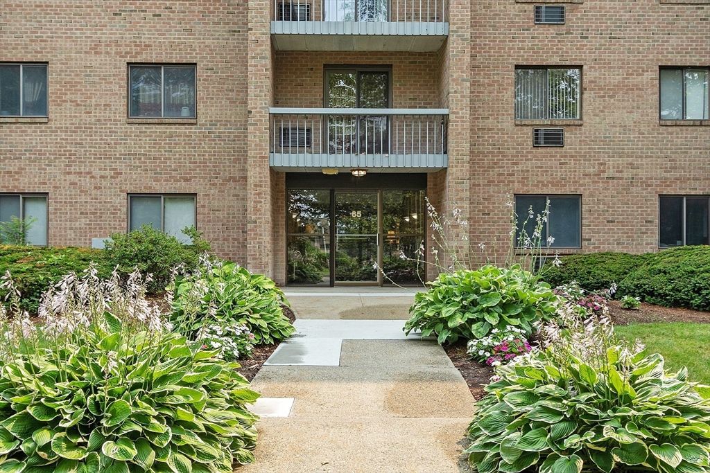65 Commons Drive 410, Shrewsbury, MA 01545