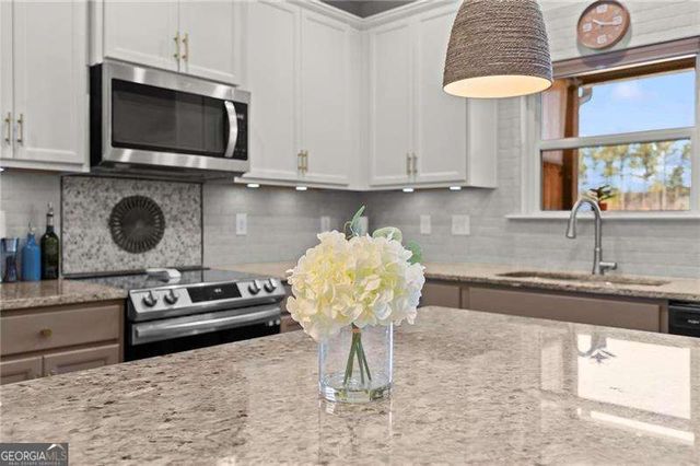 3521 Hedgeway Lane, Kennesaw, GA 30144