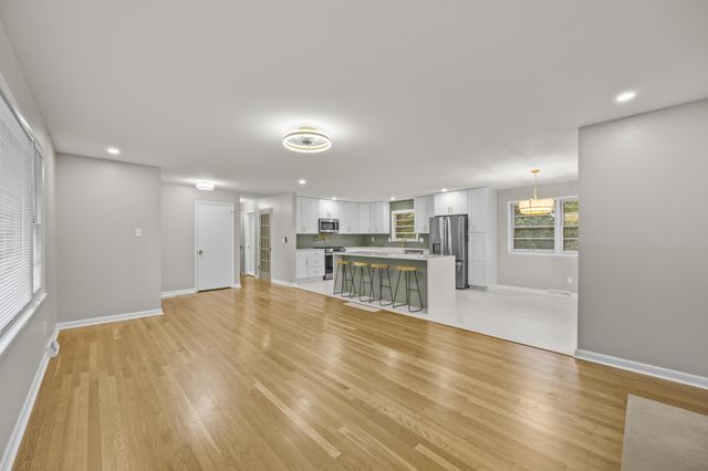 3272 Saxon Drive, Lexington, KY 40503