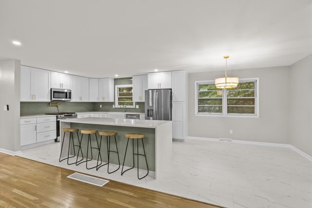 3272 Saxon Drive, Lexington, KY 40503