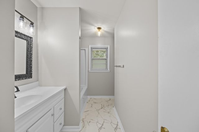 3272 Saxon Drive, Lexington, KY 40503