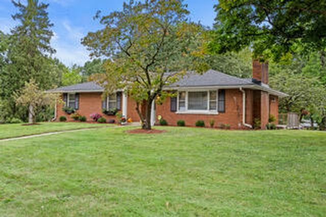 3272 Saxon Drive, Lexington, KY 40503