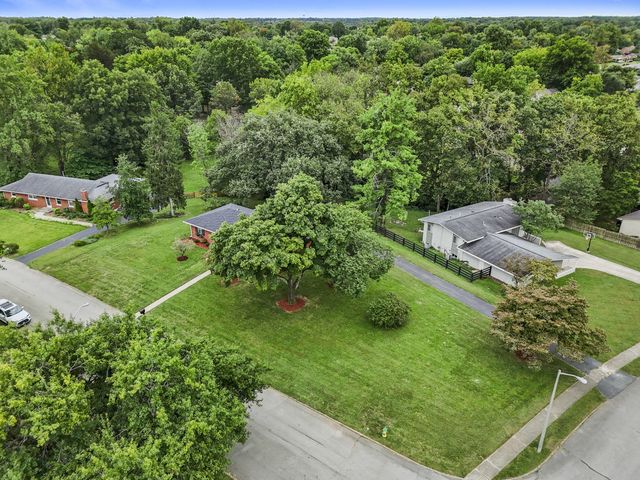 3272 Saxon Drive, Lexington, KY 40503