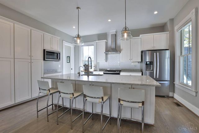 1231 Grace Avenue, Cincinnati, OH 45208