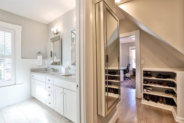 1231 Grace Avenue, Cincinnati, OH 45208