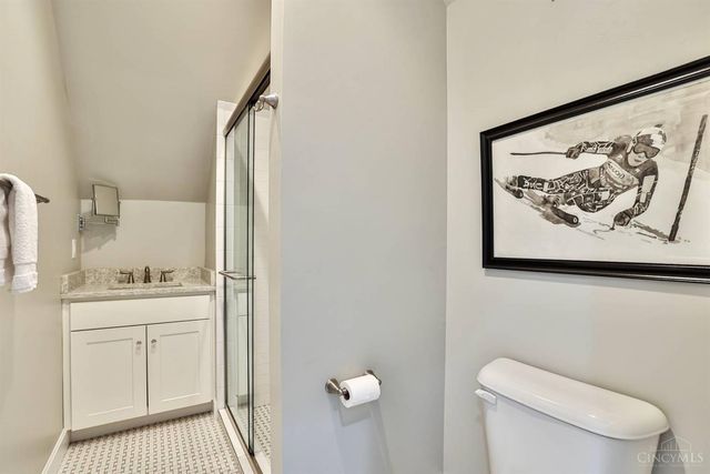 1231 Grace Avenue, Cincinnati, OH 45208