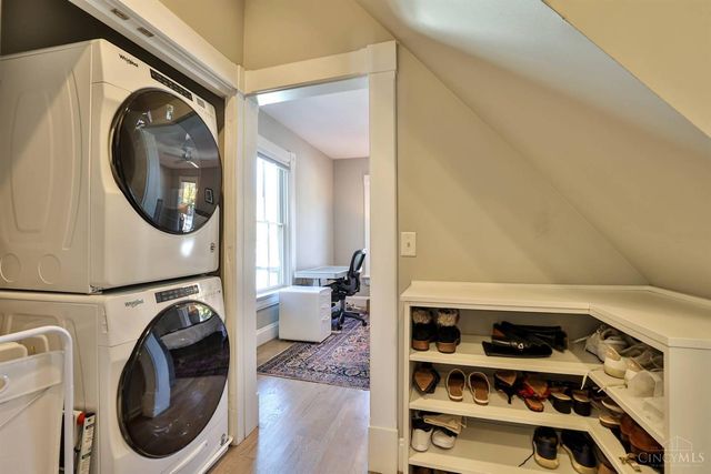 1231 Grace Avenue, Cincinnati, OH 45208