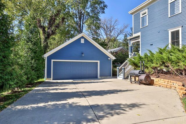 1231 Grace Avenue, Cincinnati, OH 45208