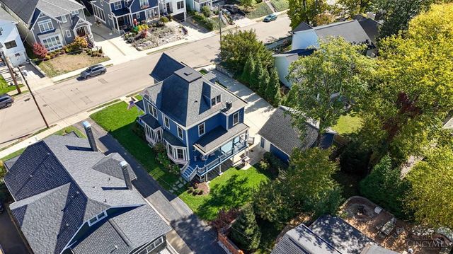 1231 Grace Avenue, Cincinnati, OH 45208