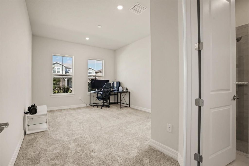 Image 17 of property listing at 8352 PARK CLIFF WAY, Orlando, FL 32836