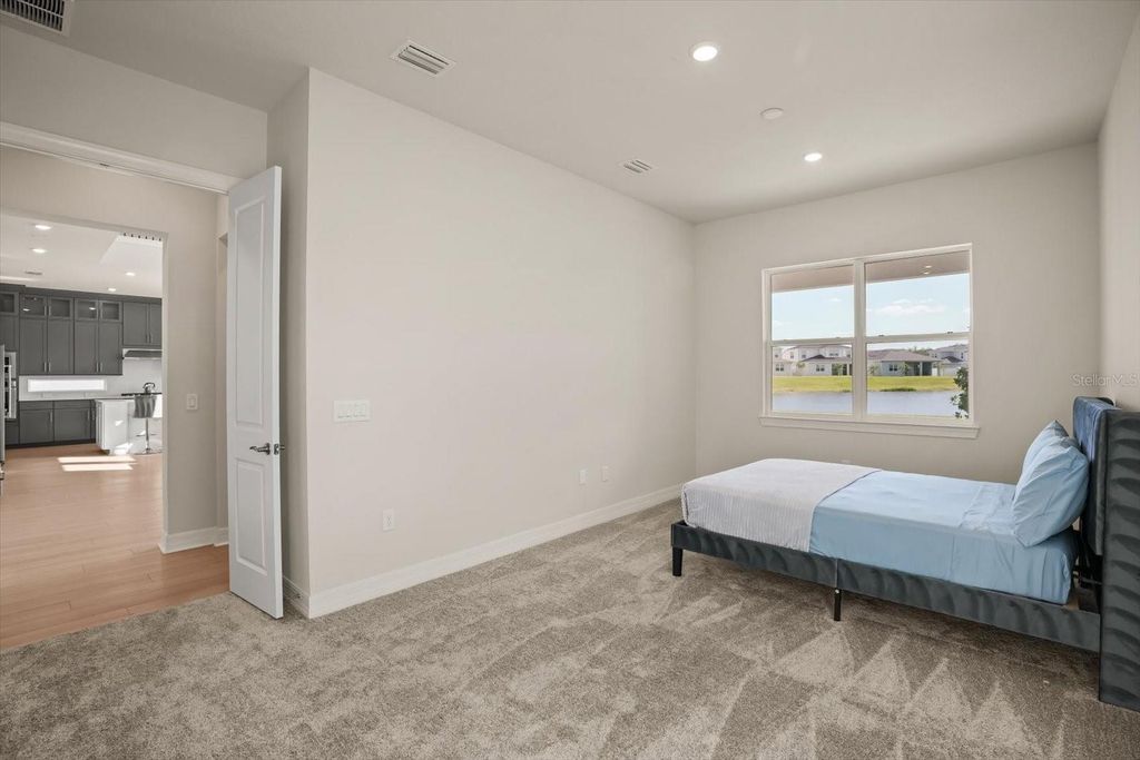 Image 20 of property listing at 8352 PARK CLIFF WAY, Orlando, FL 32836
