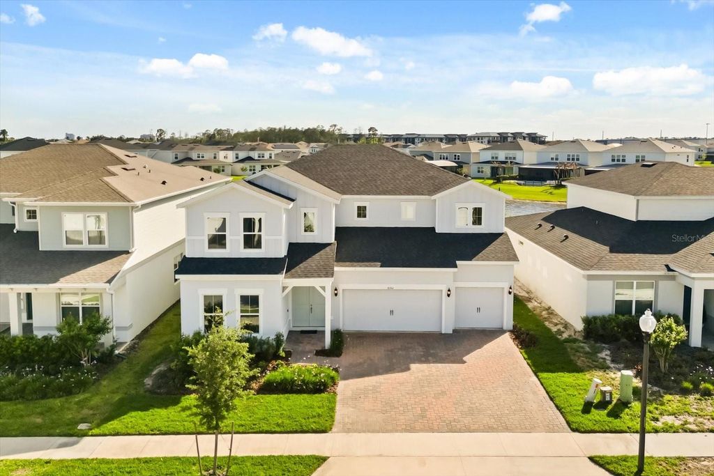 Image 4 of property listing at 8352 PARK CLIFF WAY, Orlando, FL 32836