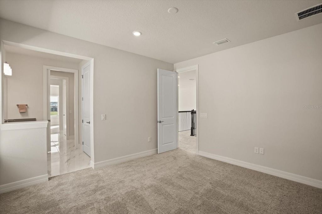 Image 33 of property listing at 8352 PARK CLIFF WAY, Orlando, FL 32836