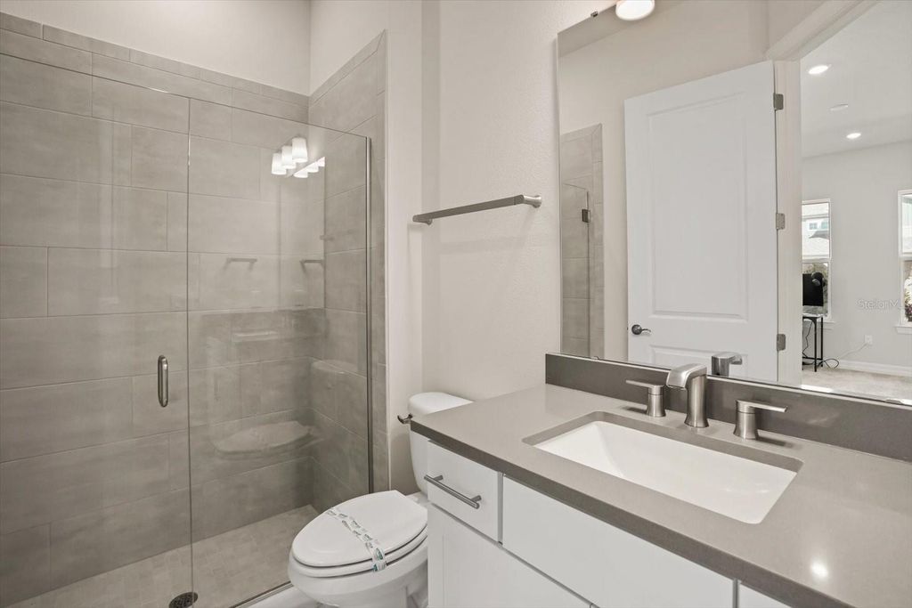Image 40 of property listing at 8352 PARK CLIFF WAY, Orlando, FL 32836