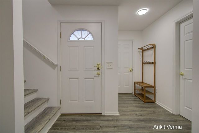 2430 Rosewood North Drive B, Mount Pleasant, MI 48858