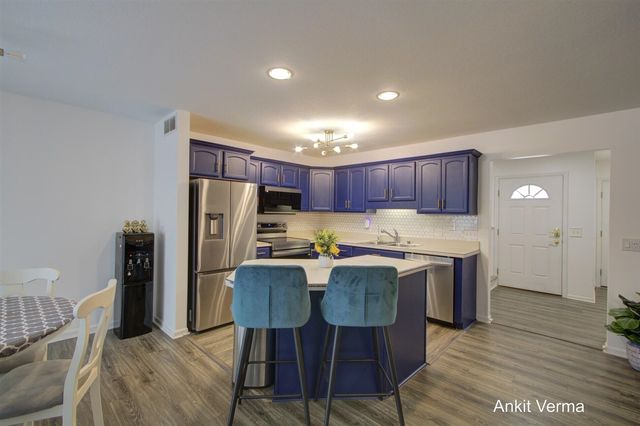 2430 Rosewood North Drive B, Mount Pleasant, MI 48858