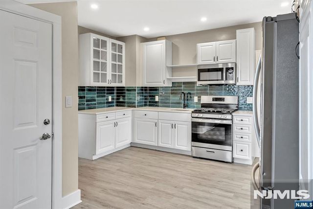 216 Phillips Avenue 1FL, South Hackensack, NJ 07606