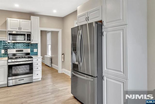 216 Phillips Avenue 1FL, South Hackensack, NJ 07606
