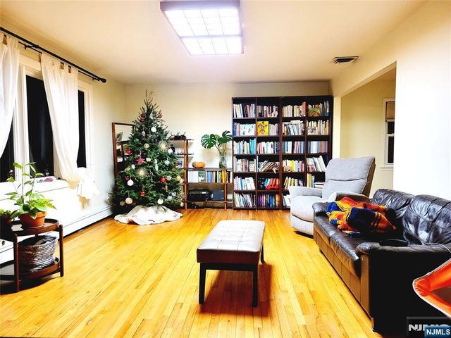 217 Rockland Avenue, Norwood, NJ 07648