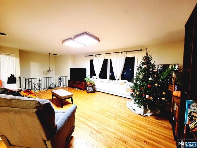 217 Rockland Avenue, Norwood, NJ 07648