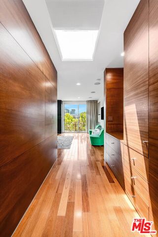 417 Venice Way, Los Angeles, CA 90291