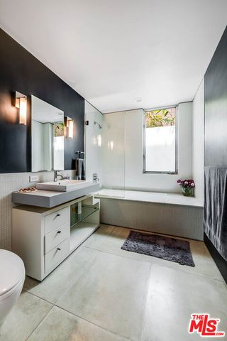 417 Venice Way, Los Angeles, CA 90291