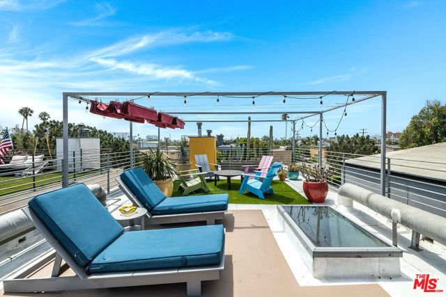 417 Venice Way, Los Angeles, CA 90291