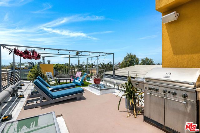 417 Venice Way, Los Angeles, CA 90291