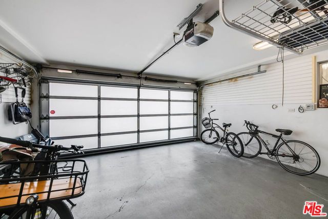 417 Venice Way, Los Angeles, CA 90291